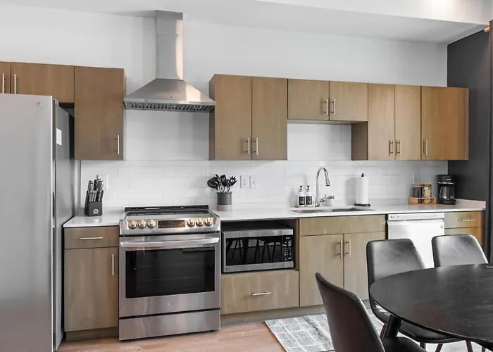 Gulch Condo With Pool Gym Private Patio & Garage Nashville