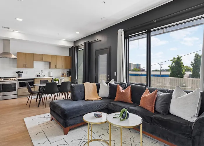 Gulch Condo With Pool Gym Private Patio & Garage Nashville